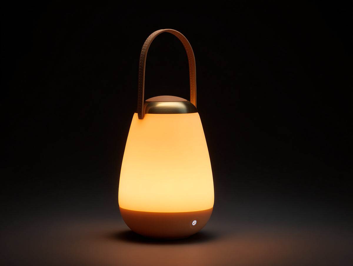Lampada Da Scrivania portatile 18×18×32 cm - diffusore opalino e manico in pelle marrone - luce LED avvolgente per camera da letto
